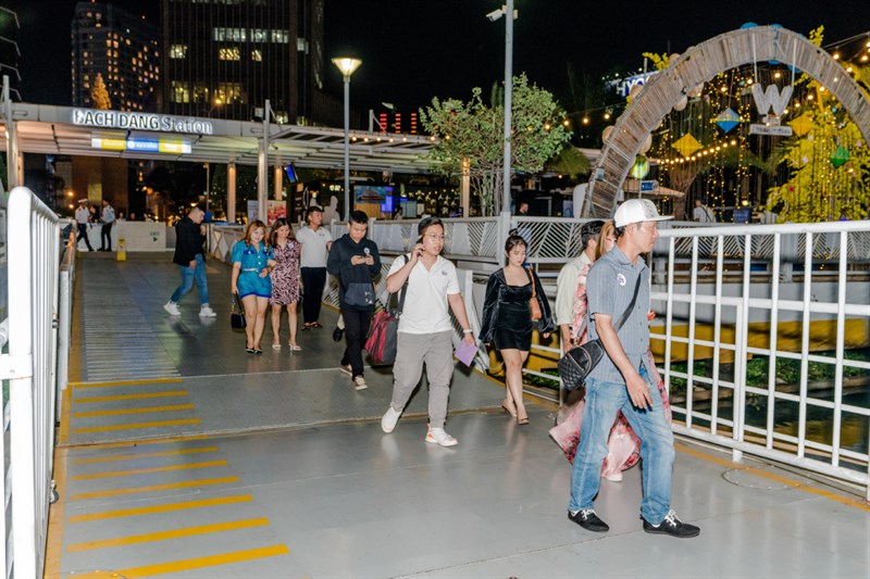 Toàn cảnh sự kiện giao OPPO Find N2 Flip