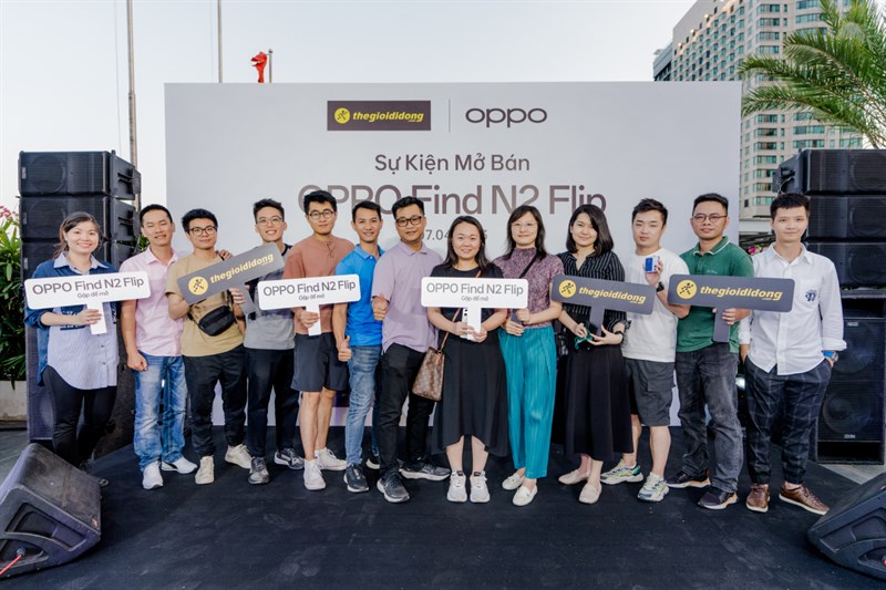 Toàn cảnh sự kiện giao OPPO Find N2 Flip