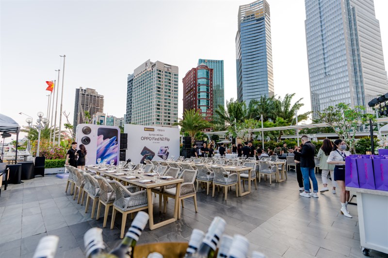Toàn cảnh sự kiện giao OPPO Find N2 Flip
