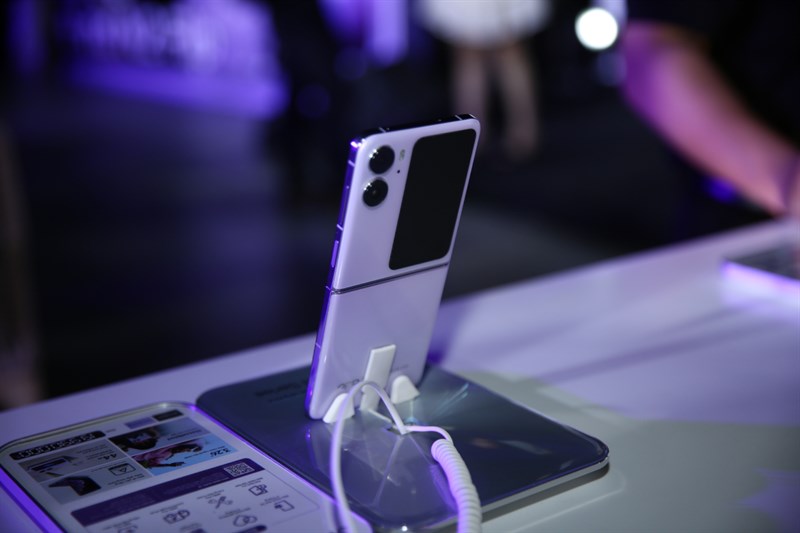 Toàn cảnh sự kiện giao OPPO Find N2 Flip 