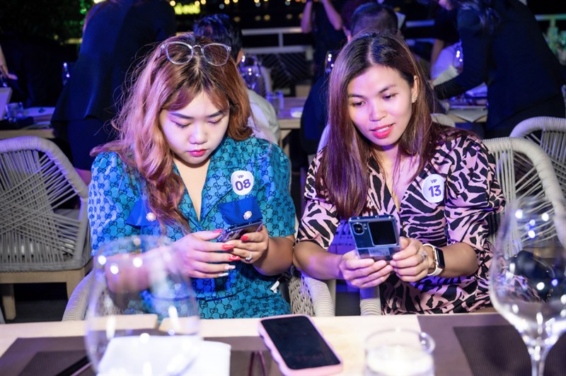 Toàn cảnh sự kiện giao OPPO Find N2 Flip