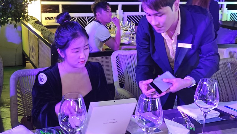 Toàn cảnh sự kiện giao OPPO Find N2 Flip