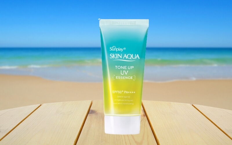 Kem chống nắng Skin Aqua màu xanh có khả năng bảo vệ da khỏi tia UV