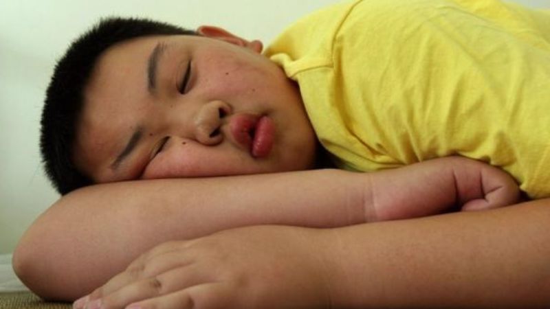 Vì sao trẻ nhỏ ngủ quá ít có nhiều khả năng bị béo phì?