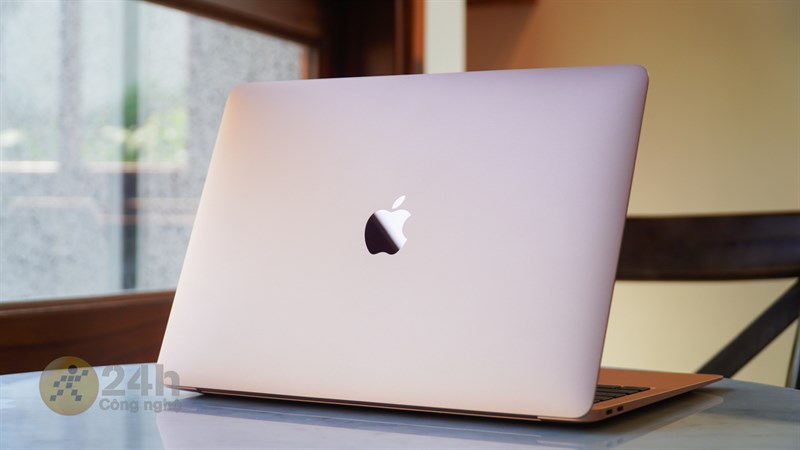 Thiết kế của MacBook Air M1 vẫn chưa hề lỗi thời dù sản phẩm đã gần 3 năm tuổi.