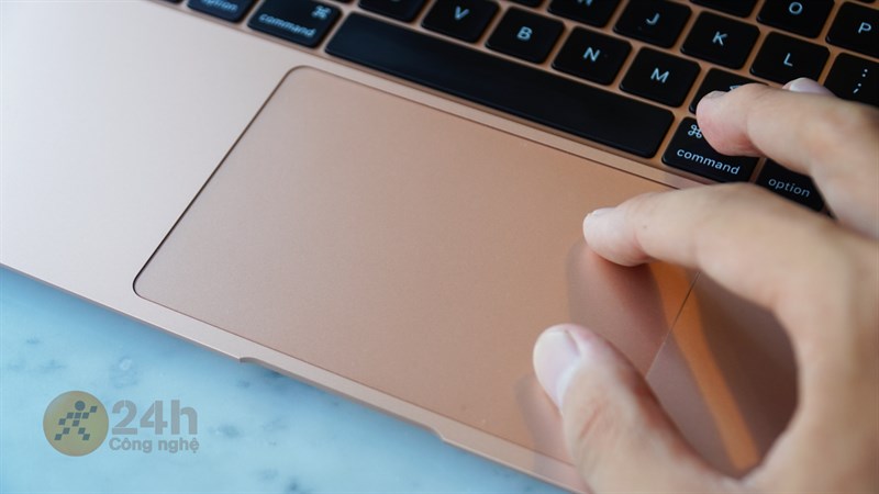 Trải nghiệm TrackPad trên MacBook Air M1 thì tuyệt vời khỏi phải bàn luôn nha các bạn!