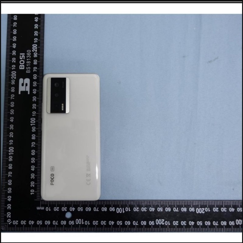 Ảnh chụp thực tế của một thiết bị được cho là POCO F5 Pro