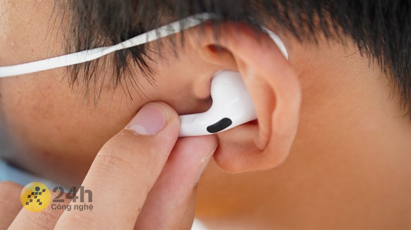 AirPods còn có thể tự động điều chỉnh âm thanh theo hình dạng tai của người đeo