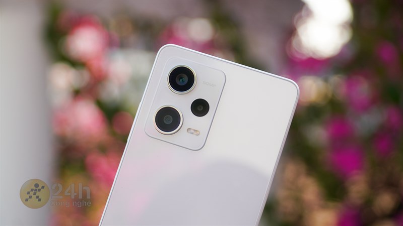 Cụm camera Redmi Note 12 Pro được thiết kế đồng màu với mặt lưng Cụm camera Redmi Note 12 Pro được thiết kế đồng màu với mặt lưng