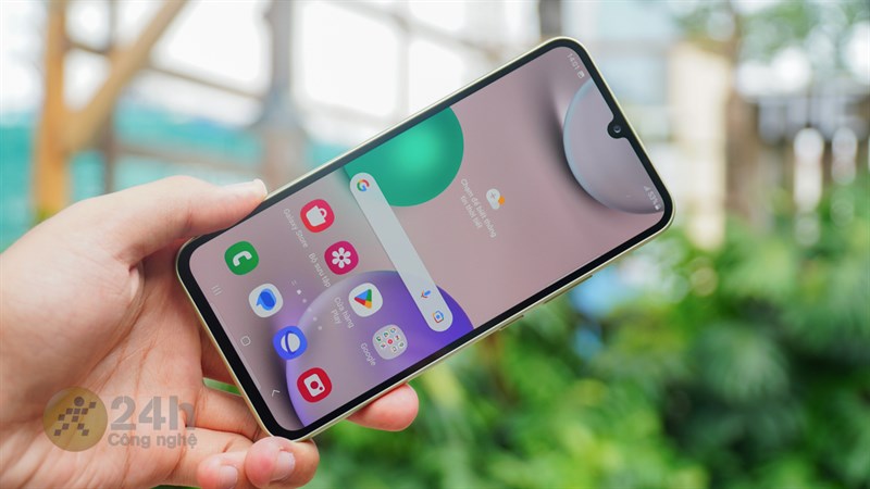 Ngoài chất lượng màn hình, thiết kế điện thoại cũng là một yếu tố tiên quyết