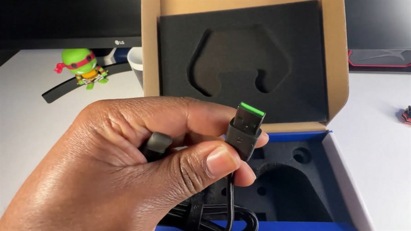 ... và cáp sạc USB Type-C