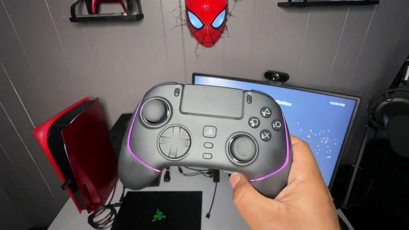 Razer Wolverine V2 Pro hỗ trợ kết nối với PlayStation 5 và PC