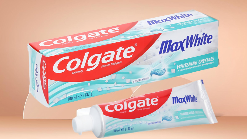Kem đánh răng Colgate Maxwhite được đóng gói trong một tuýp nhỏ rất xinh xắn và tiện lợi