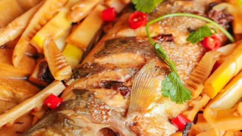 Braised mackerel with tamarind and chili