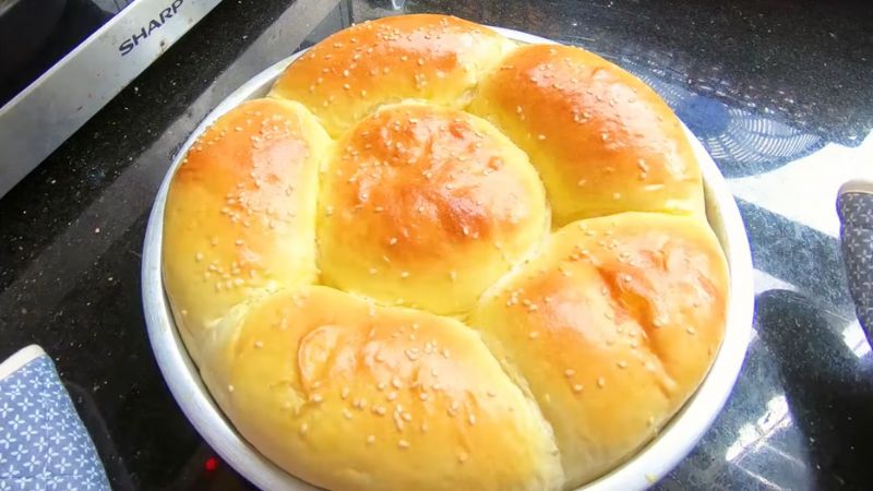 How to make delicious and nutritious butter and cheese bread for the morning