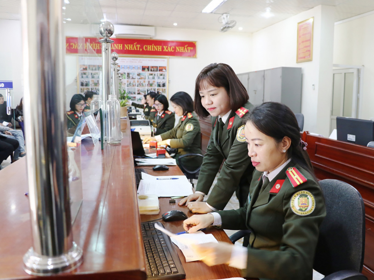 cách làm hộ chiếu online