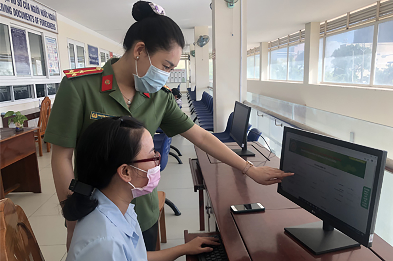 cách làm hộ chiếu online