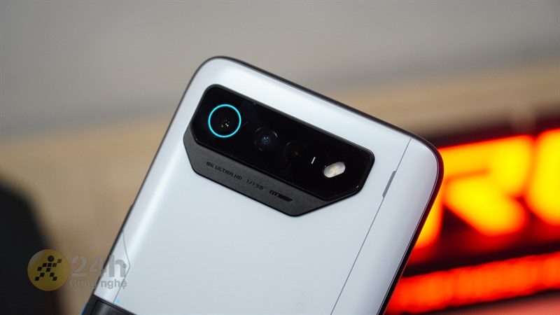 Cụm camera vẫn được thiết kế giống bản tiền nhiệm Cụm camera vẫn được thiết kế giống bản tiền nhiệm