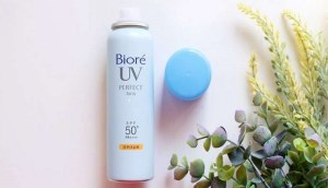 Đánh giá chi tiết về xịt chống nắng Biore từ Nhật Bản