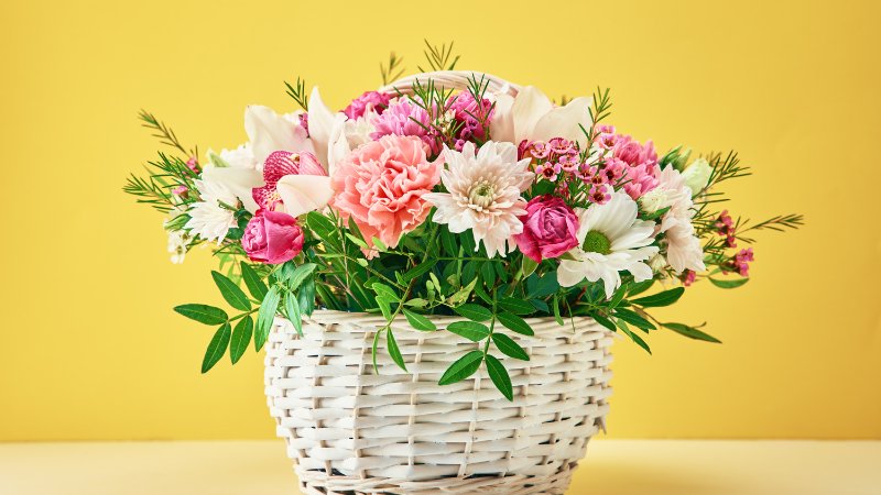 Exquisite flower basket