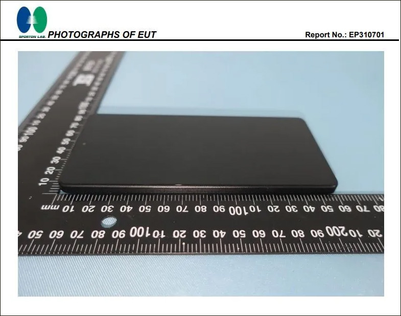 Hình ảnh thực tế cho thấy thiết kế POCO F5