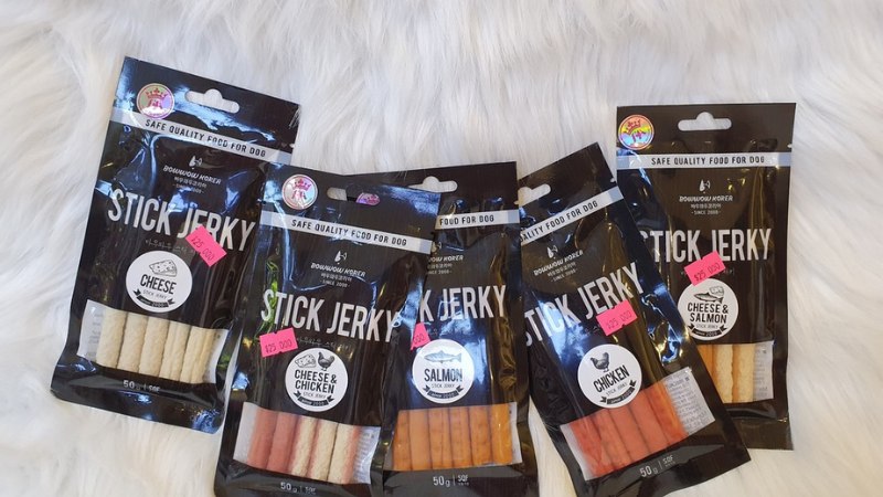 Bánh thưởng cho chó Bowwow Stick Jerky thịt bò que