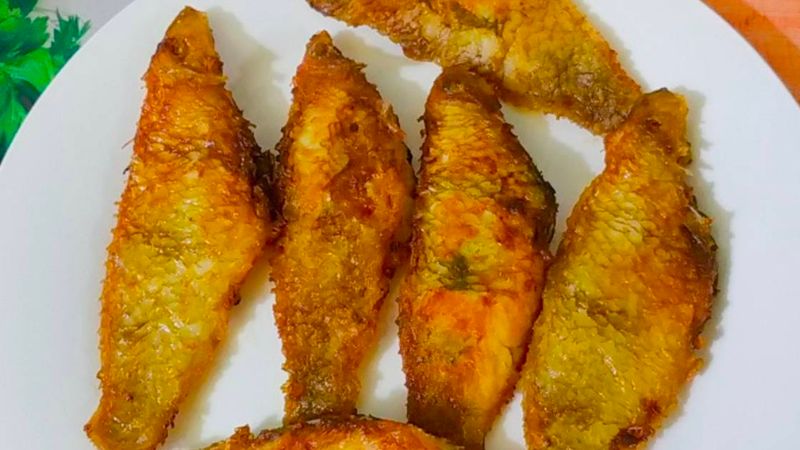 Crispy fried mullet fish