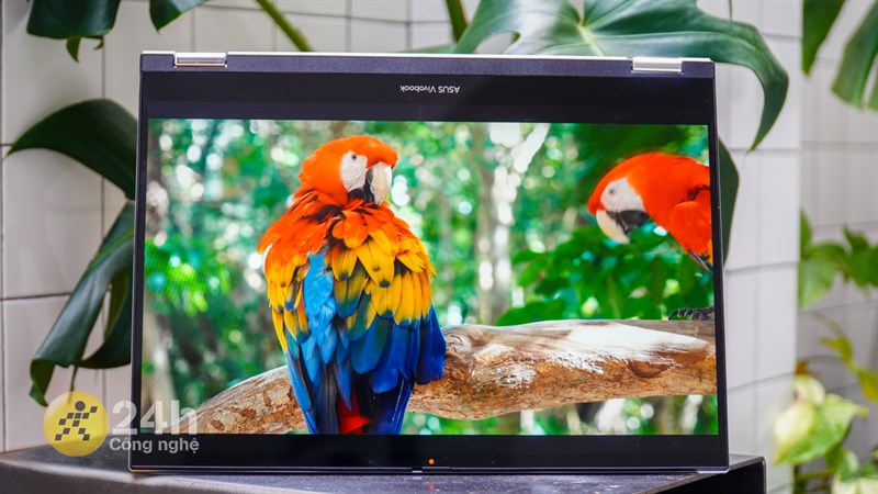 Màn hình ASUS Vivobook S 14 Flip có độ sáng màn hình cao và có cảm ứng Màn hình ASUS Vivobook S 14 Flip có độ sáng màn hình cao và có cảm ứng