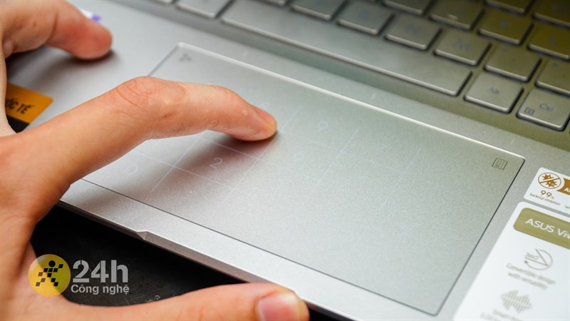 Phần trackpad cho trải nghiệm di chuột mượt mà Phần trackpad cho trải nghiệm di chuột mượt mà