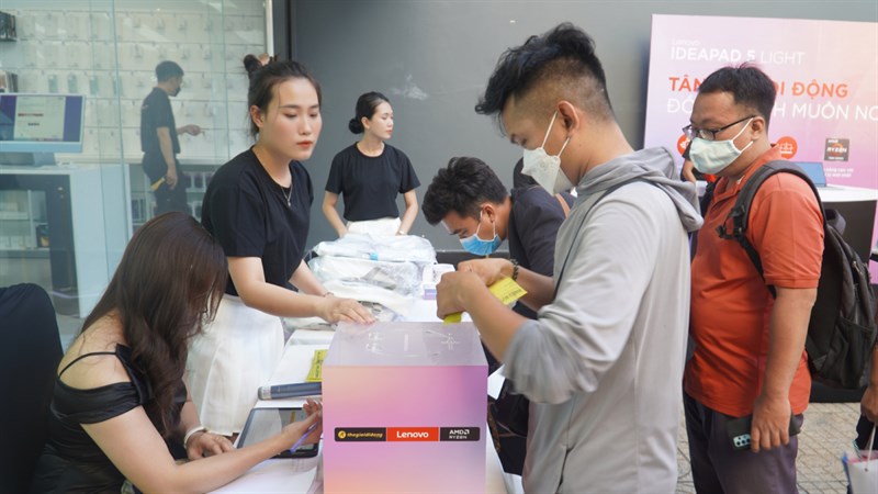 Toàn cảnh sự kiện mở bán Laptop Lenovo IdeaPad Slim 5 Light
