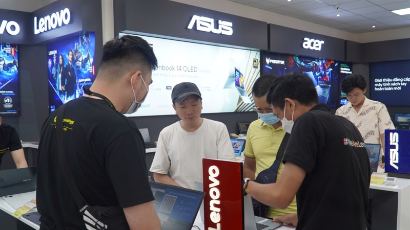 Toàn cảnh sự kiện mở bán Laptop Lenovo IdeaPad Slim 5 Light