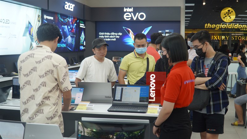 Toàn cảnh sự kiện mở bán Laptop Lenovo IdeaPad Slim 5 Light
