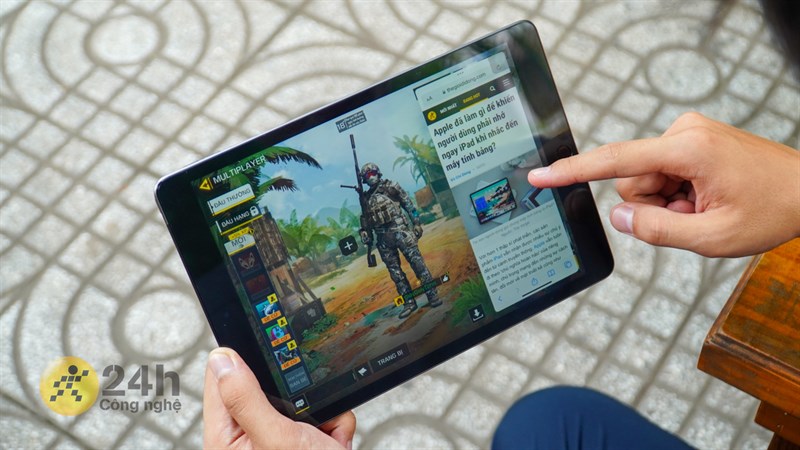 Như các bạn có thể thấy, mình có thể vừa chơi game vừa lướt web nhờ vào tính năng Slide Over. Như các bạn có thể thấy, mình có thể vừa chơi game vừa lướt web nhờ vào tính năng Slide Over.