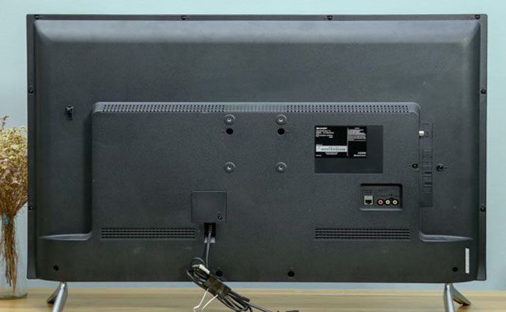 Vệ sinh thùng tivi