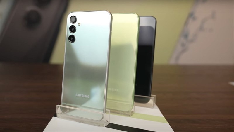 Lộ ảnh render mới của Samsung Galaxy A24 cho thấy máy sẽ có ít nhất 3 phiên bản màu sắc Lộ ảnh render mới của Samsung Galaxy A24 cho thấy máy sẽ có ít nhất 3 phiên bản màu sắc