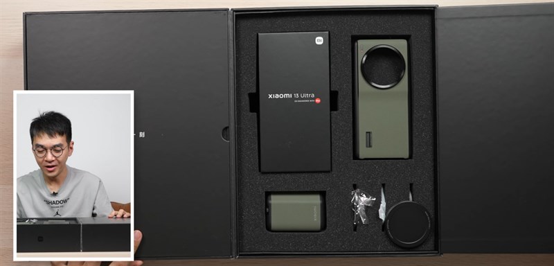 Rất nhiều món phụ kiện đi kèm