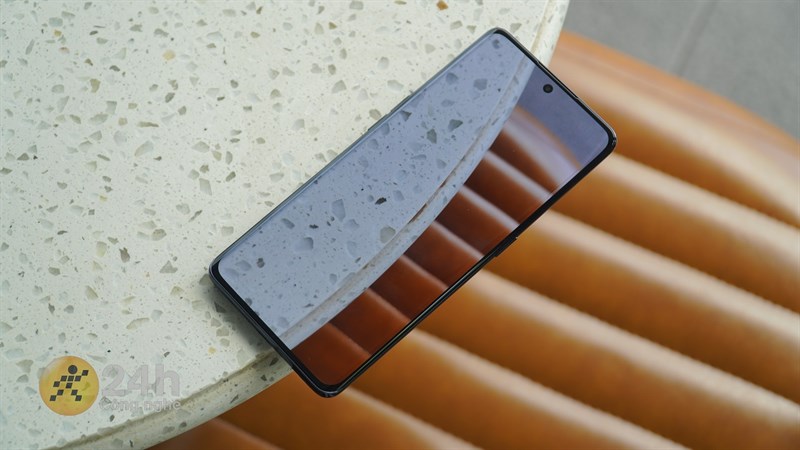 OPPO Reno8 T 5G: Điện thoại tràn viền hai bên xịn sò