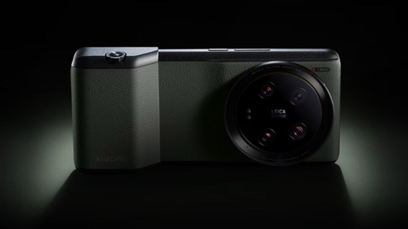 Xiaomi 13 Ultra khi được gắn báng tay cầm máy ảnh (Ảnh: Mydrivers)