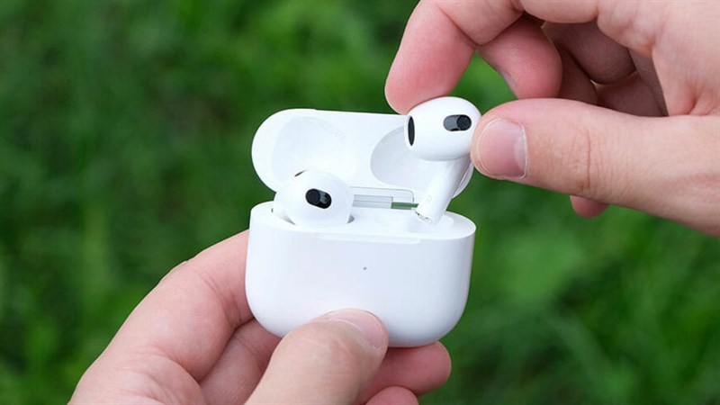 AirPods 3 phiên bản hộp không dây chỉ không có MagSafe so với phiên bản hộp có dây