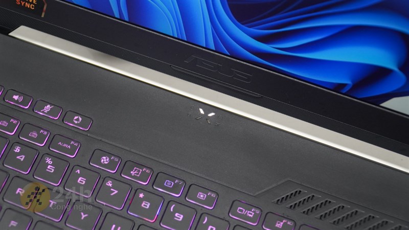 Đèn báo trạng thái của ASUS TUF Gaming F15 được tạo hình chữ 'X' rất nổi bật Đèn báo trạng thái của ASUS TUF Gaming F15 được tạo hình chữ 'X' rất nổi bật
