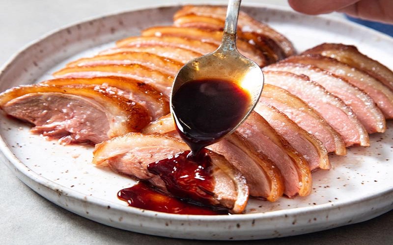 Muscovy duck with honey sauce