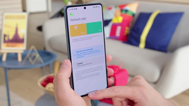 Màn hình trên Redmi Note 12 Pro+ đã được nâng cấp với độ sâu màu 10 bit và đạt chứng nhận HDR10+ và Dolby Vision.