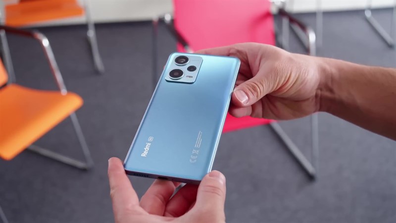 Redmi Note 12 Pro+ có khả năng kháng bụi và tia sáng đạt tiêu chuẩn IP53.