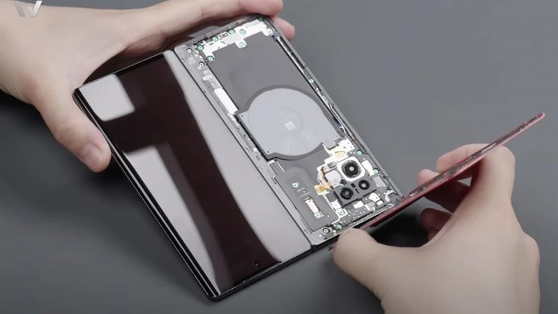 Mổ bụng Vivo X Fold2