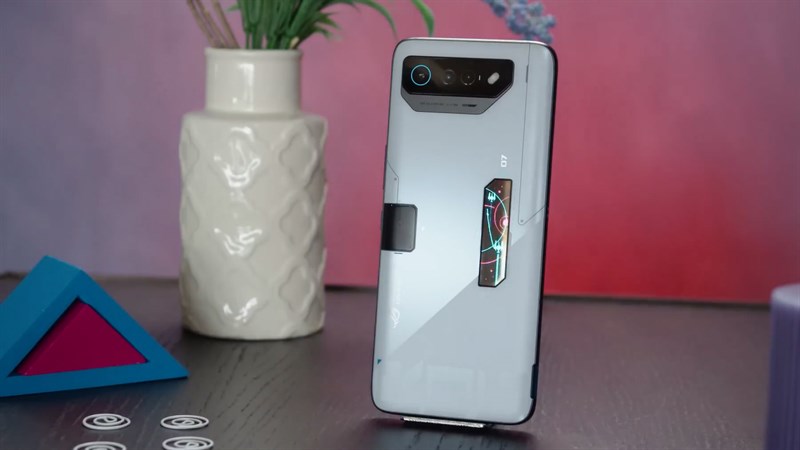 ROG Phone 7 Ultimate được trang bị Snapdragon 8 Gen 2 mạnh mẽ ROG Phone 7 Ultimate được trang bị Snapdragon 8 Gen 2 mạnh mẽ