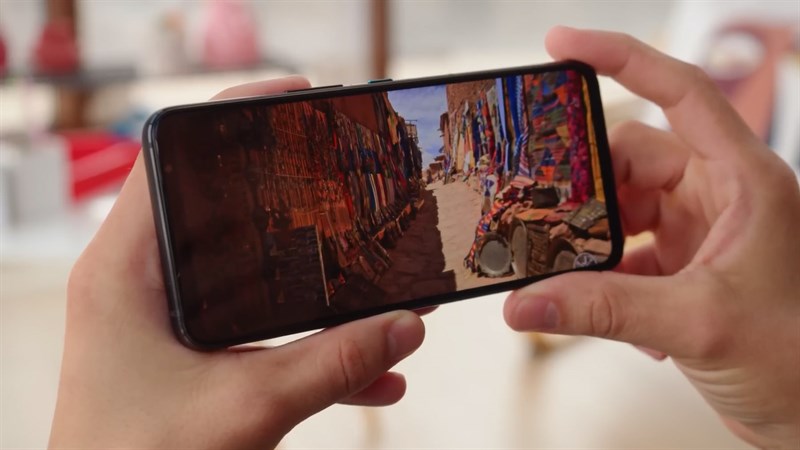 ROG Phone 7 Ultimate có thiết kế và thông số màn hình tương tự thế hệ tiền nhiệm ROG Phone 7 Ultimate có thiết kế và thông số màn hình tương tự thế hệ tiền nhiệm