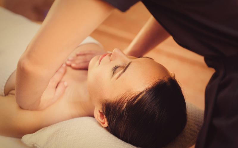 Những sai lầm phổ biến khi massage ngực mà nhiều chị em mắc phải