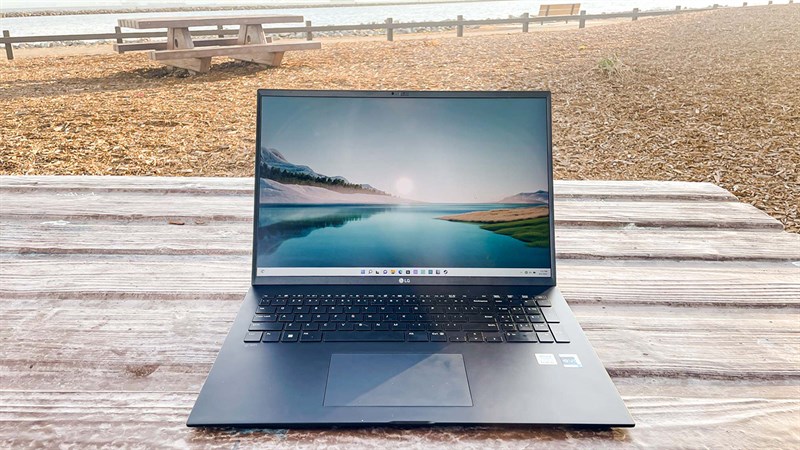Nước 'sale' lửa bỏng: Laptop LG giảm tận 10 triệu còn tặng thêm quà
