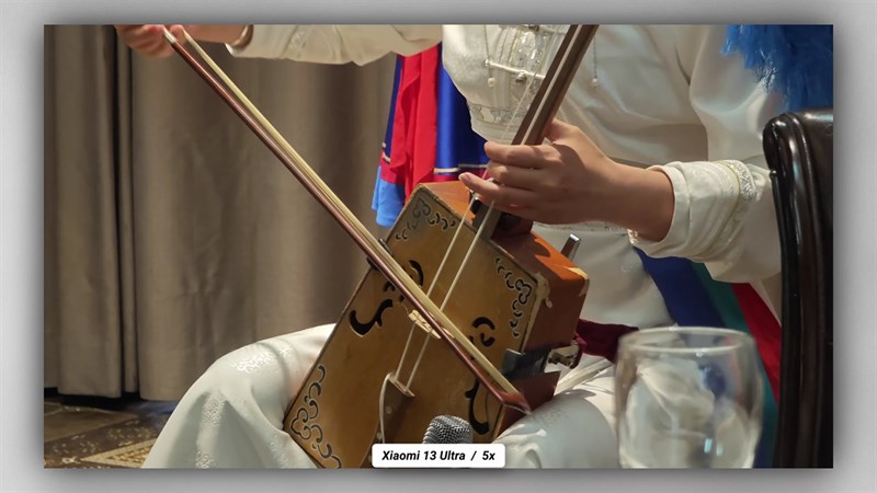 Với ống kính siêu tele thì khi zoom lên chụp thì chất lượng hình ảnh vẫn được đảm bảo ở mức độ tốt nhất