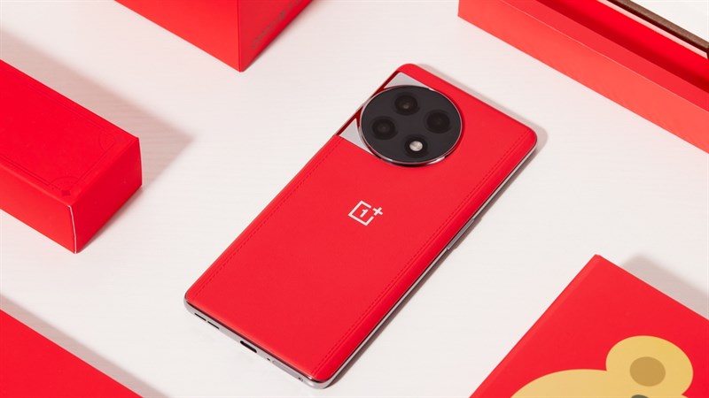 OnePlus Ace 2 Xiangling Edition có thiết kế khá tương đồng với bản tiêu chuẩn